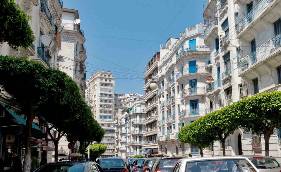 Der schwächelnde Ölpreis der letzten paar Jahre hat Algeriens Wirtschaft zugesetzt. Das Handelsdefizit lag im letzten Jahr bei 22,1 Milliarden Dollar.