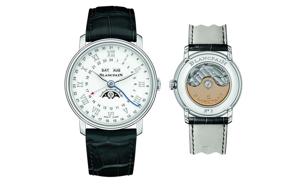 TRAVEL: Villeret Quantième Complet GMT von Blancpain Gleich drei Komplikationen kommen hier zusammen – ein Vollkalender, eine Mondphase und zwei Zeitzonen. Römische Ziffern, Zahlen und hübsch geschwungene Zeiger sorgen für Durchblick. BASISDATEN (AUSZUG): Material (Gehäuse), 40mm Durchmesser, wasserdicht bis 30m, 72 Stunden Gangreserve. PREIS: circa 14.750 Euro.