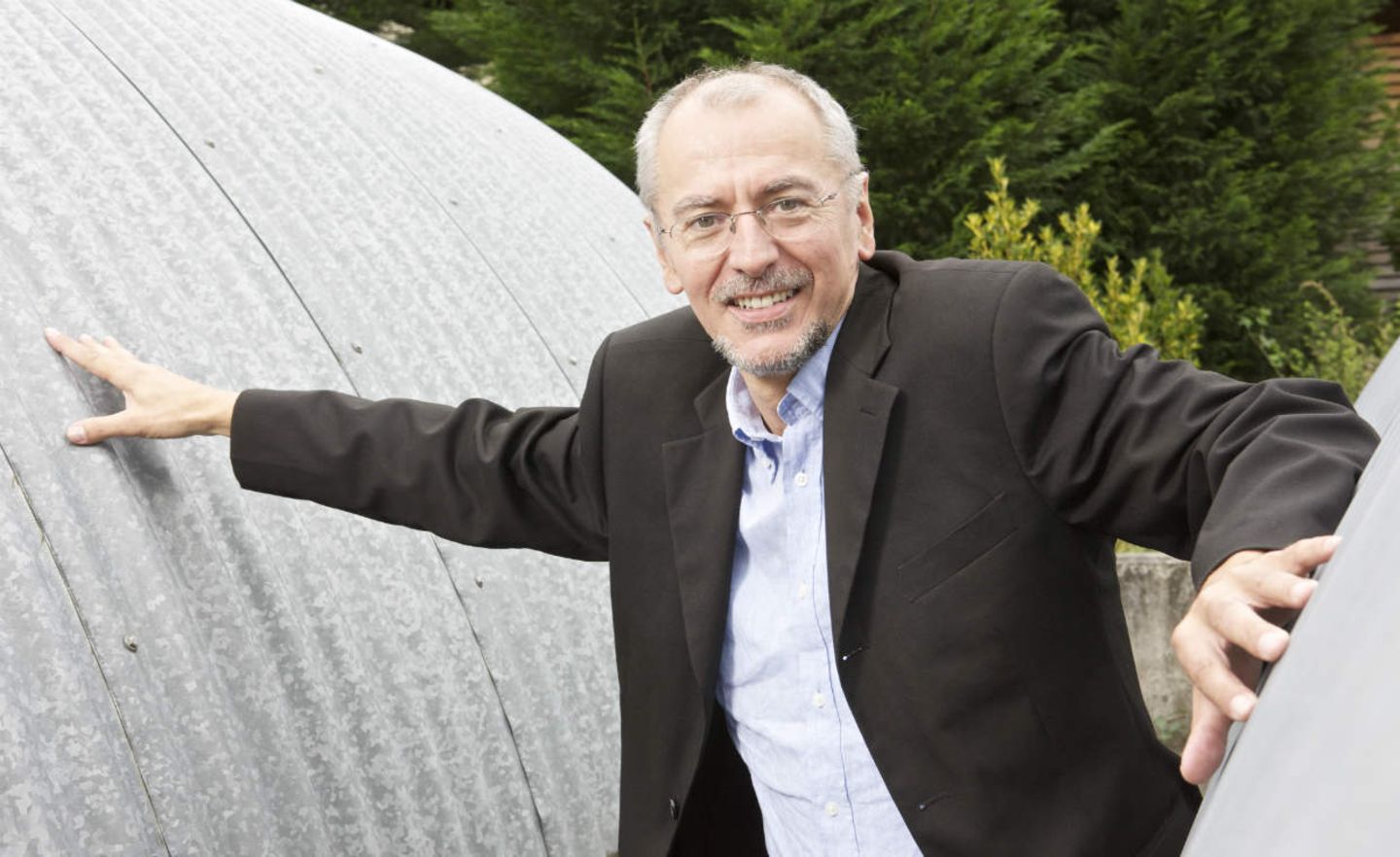 Armin Grunwald ist Physiker und Philosoph. Eines seiner Forschungsgebiete ist die Wechselwirkung zwischen dem Menschen und der Digitalisierung.