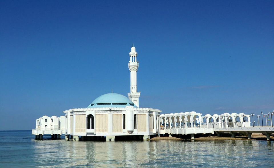 Dschidda ist die wichtigste Hafenstadt Saudi-Arabiens und zieht deshalb Expats aus aller Welt an. Die würden aber oft am liebsten sofort wieder die Heimreise antreten. Die Stadt am Roten Meer landete im InterNations-Ranking auf dem vorletzten Platz. Schlechte Noten für Lebensqualität, Karriere, Freizeit, Willkommenskultur und Arbeitszeiten: Nur eine Stadt wurde rundum schlechter bewertet als Dschidda.
