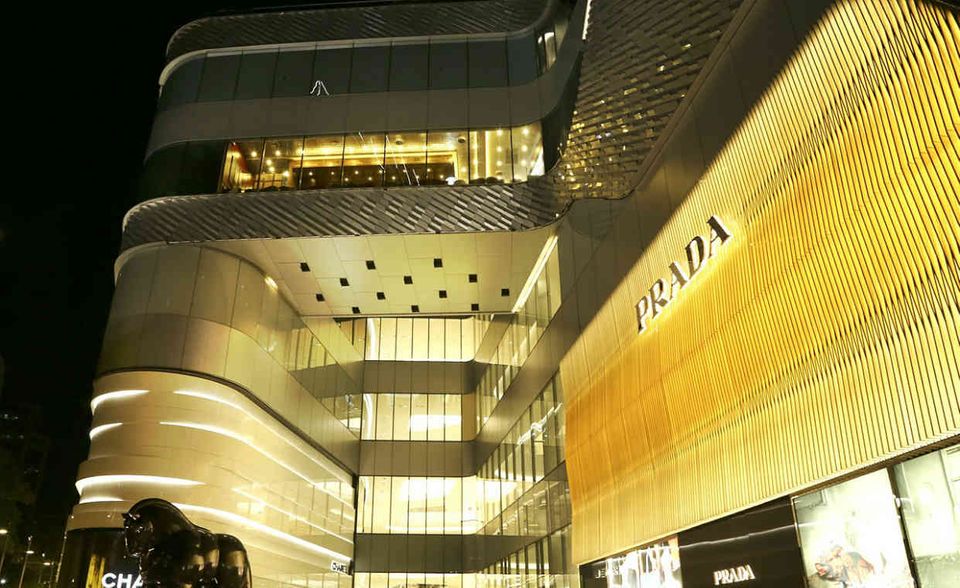 Prada liegt im Ranking „Best Global Brands“ auf Platz 95. Das reicht für den neunten Rang der Luxus-Liste. Der Wert der italienischen Modemarke stieg laut Interbrand 2018 um zwei Prozent auf 4,8 Mrd. US-Dollar.