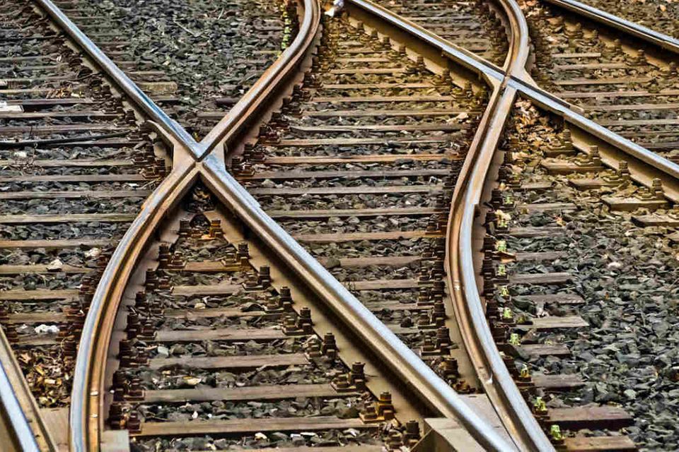 Die Bahn ist der Lieblingsaufreger der Deutschen. Zuweilen bietet sie jedoch Raum für neue Einsichten.