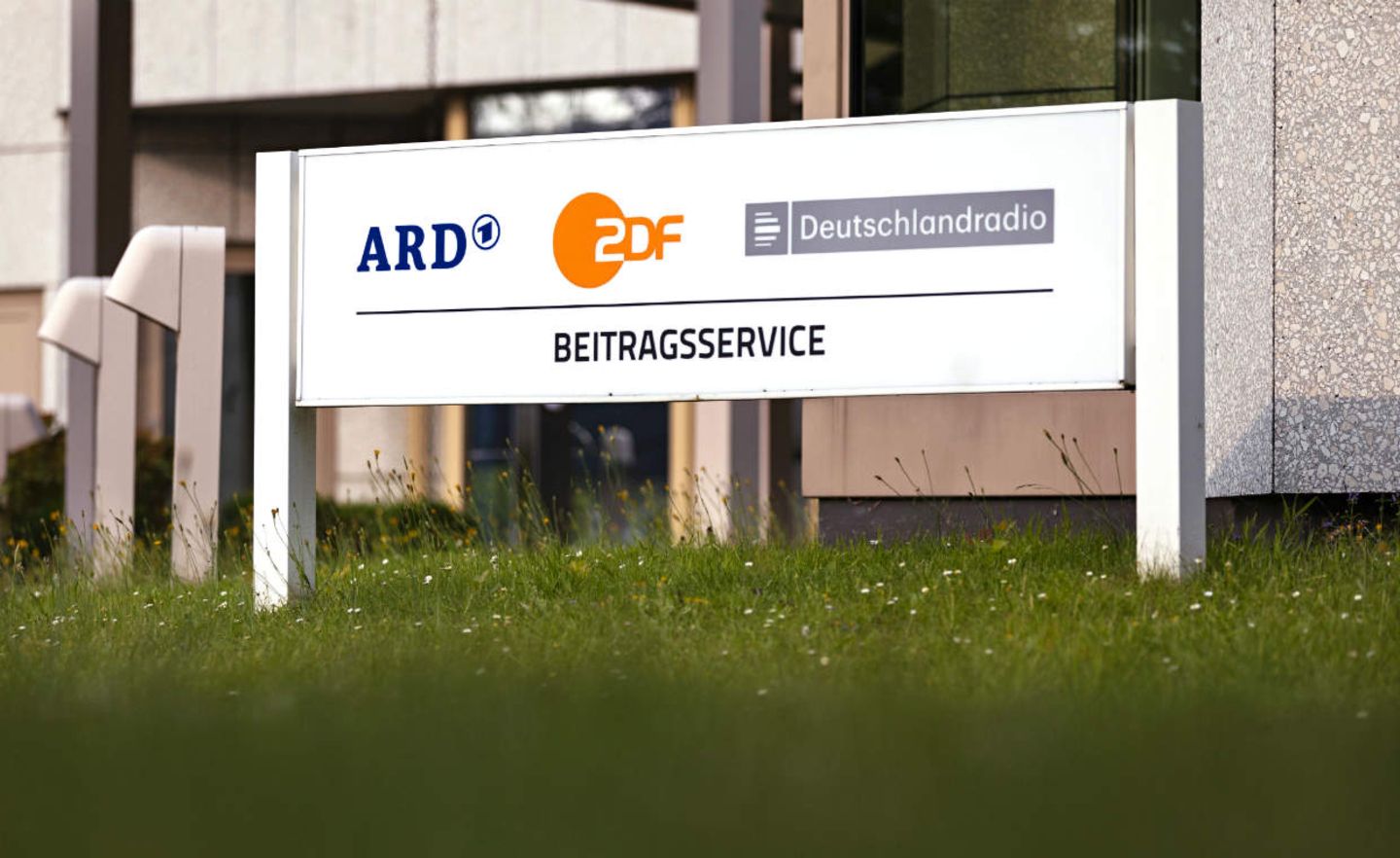 Die Gebühr für öffentlich-rechtliche Sender soll begrenzt werden