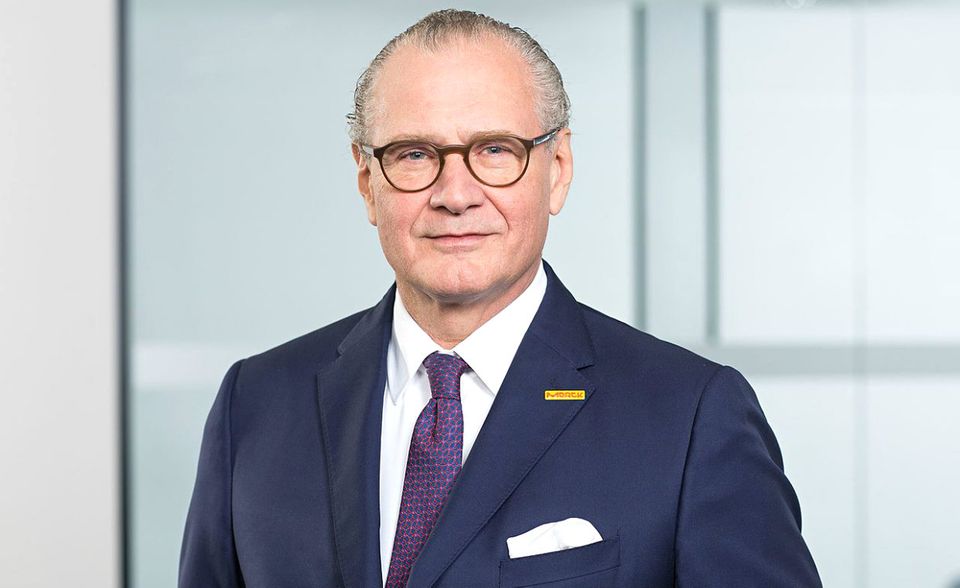 #10 Seit 2016 ist Stefan Oschmann Vorsitzender der Geschäftsleitung des deutschen Chemie- und Pharmakonzerns Merck. 2017 betrug seine Gesamtvergütung 8,6 Mio. Euro.