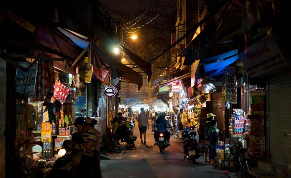 #10 Vietnam:
 Die Arbeitslosenrate von Vietnam liegt bei 2,2 Prozent. Das Land in Südostasien hat eine junge Bevölkerung und einen starken Produktionssektor. Trotz eines starken Wandels der Wirtschaft arbeiten weiterhin rund 40 Prozent der Erwerbstätigen in der Landwirtschaft.