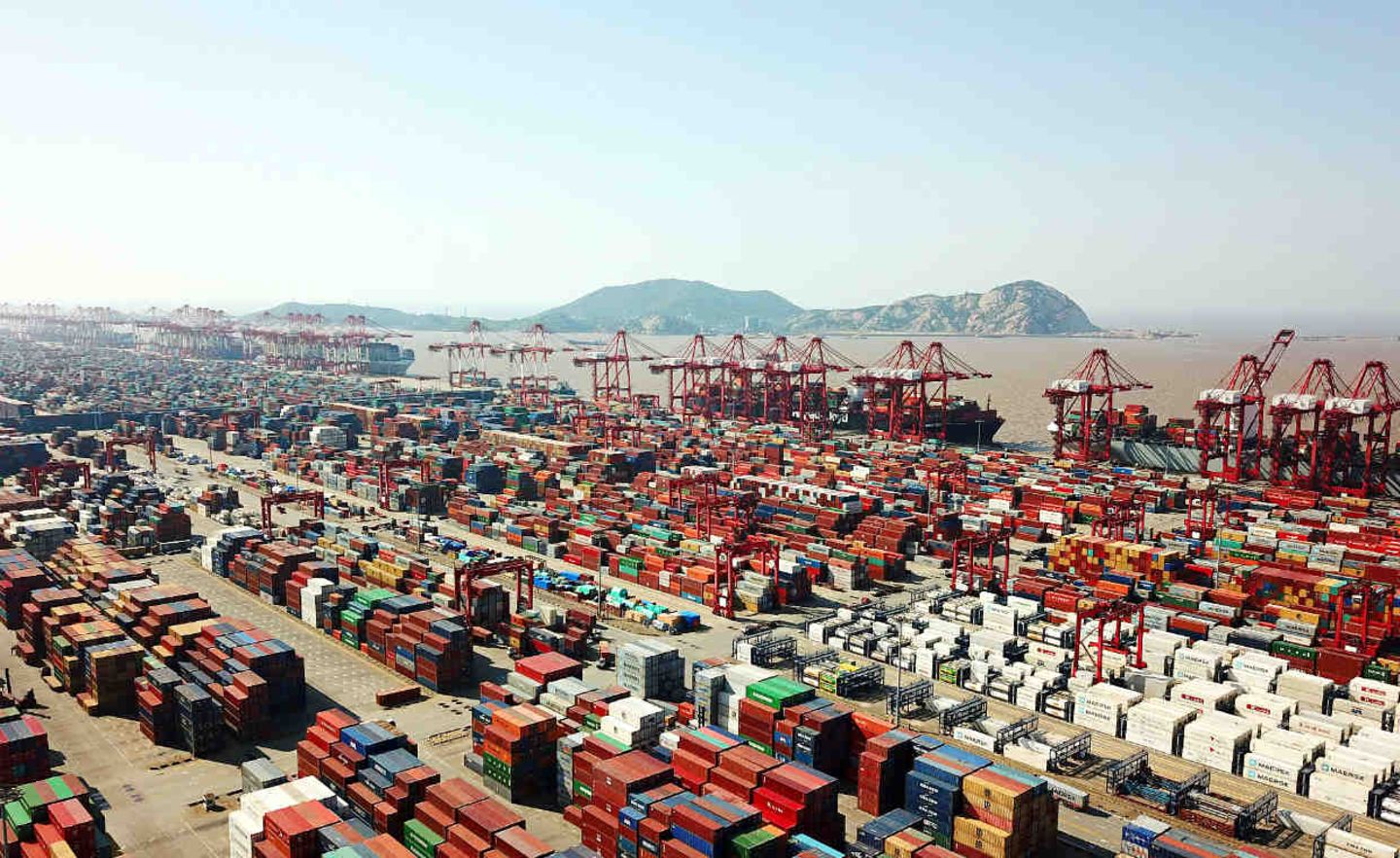 Container im Hafen von Schanghai: In welche Richtung geht es mit der Weltwirtschaft?