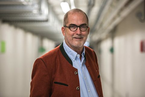 Tim Cole hat sich als Kolumnist, Experte und Blogger sowie als Vortragsredner einen Namen als Experte für die digitale Wirtschaft gemacht. Einem breiten Publikum wurde Cole als Moderator der Fernsehsendung eTalk des Nachrichtensenders n-tv und später bei N24 ein Begriff.