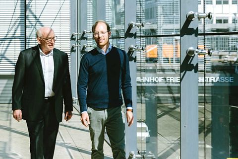 Martin Viessmann und sein Sohn Max im Büro von VC/O, dem Dach ihrer digitalen Einheiten in Berlin