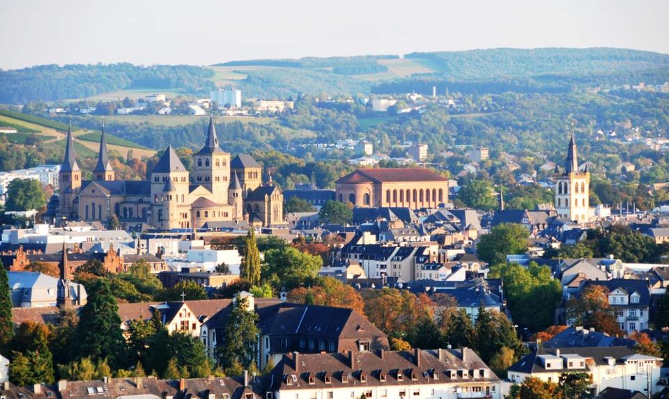 Das rhein-pfälzische Trier ist die älteste Stadt Deutschlands und im Jahr 2017 auch die Stadt mit der fünfthöchsten Pro-Kopf-Verschuldung. Obwohl die Steuereinnahmen seit Jahren steigen, trägt jeder der rund 110.000 Einwohner kommunale Schulden von 7.853 Euro.