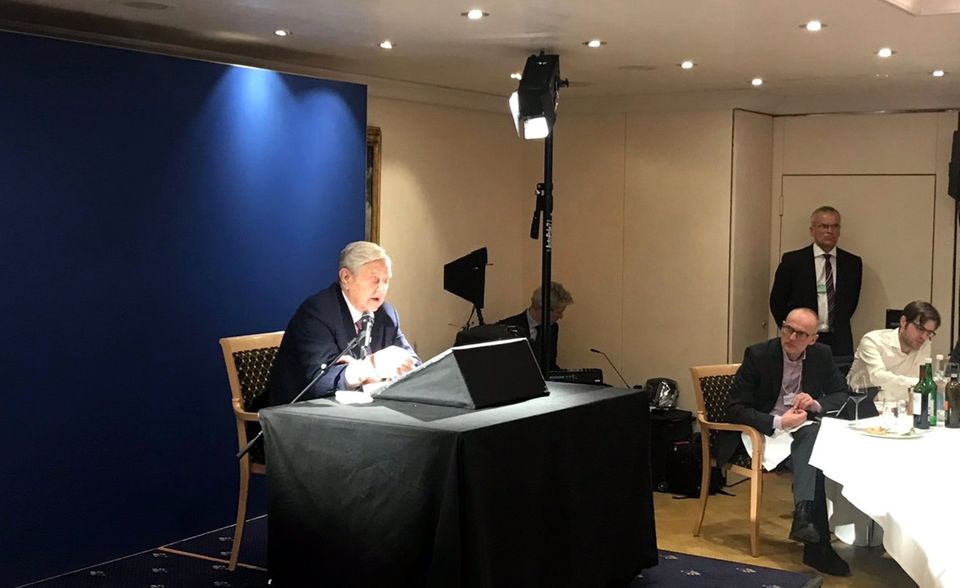 Der legendäre Hedgefonds-Manager und Philanthrop George Soros gibt jedes Jahr in Davos ein Abendessen. In diesem Jahr nutze er das Dinner zu einer großen Attacke auf China: „Xi Jinping ist der größte Feind der offenen Gesellschaft“, sagte Soros.