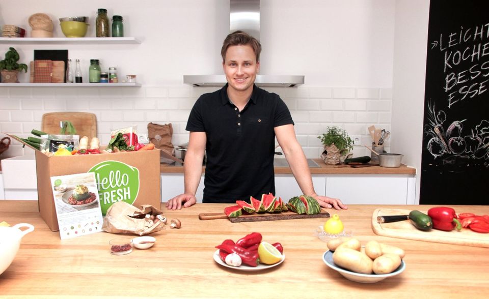 #8 HelloFresh HelloFresh liefert Kochboxen samt Rezept nach Hause. Die Firma wurde 2011 in Berlin gegründet. Finanzhilfe für das Start-up gab es unter anderem von Rocket Internet. HelloFresh ist international tätig, unter anderem in den USA. Angestellte bewerteten den Arbeitgeber im vergangenen Jahr mit durchschnittlich 4,4 Sternen. „Man kann so viel bewegen in sehr kurzer Zeit und man sieht sofort den eigenen Impact“, fasst Glassdoor die Meinung über HelloFresh zusammen.