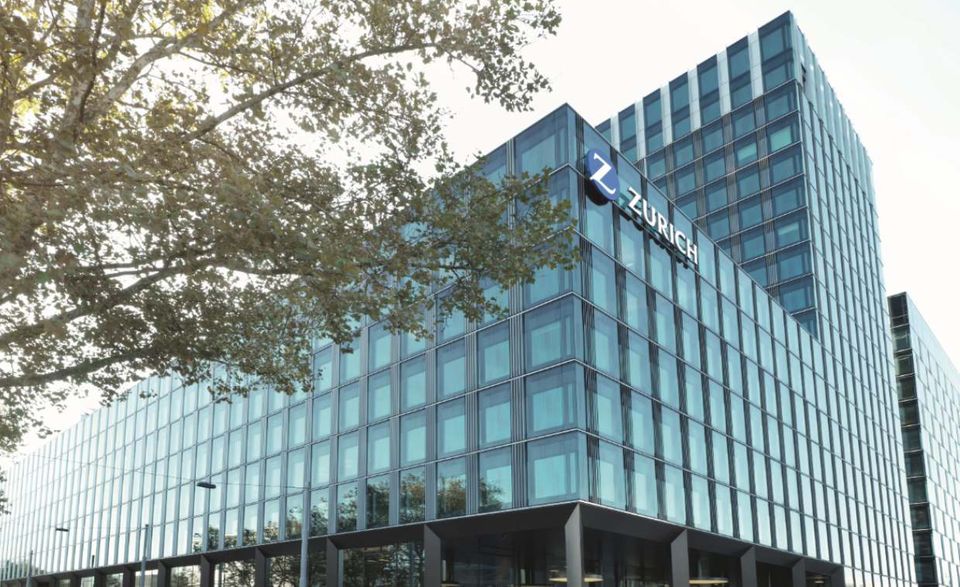 Die Zürich Versicherungs-Gesellschaft ist der größte Versicherungskonzern der Schweiz. Das 1872 gegründete Unternehmen rangiert auf der „Forbes“-Liste der größten börsennotierten Firma weltweit auf Platz 110. Die Eckwerte: 64 Milliarden Dollar Umsatz, 401 Milliarden Dollar Aktivposten, 48 Milliarden Dollar Börsenwert.