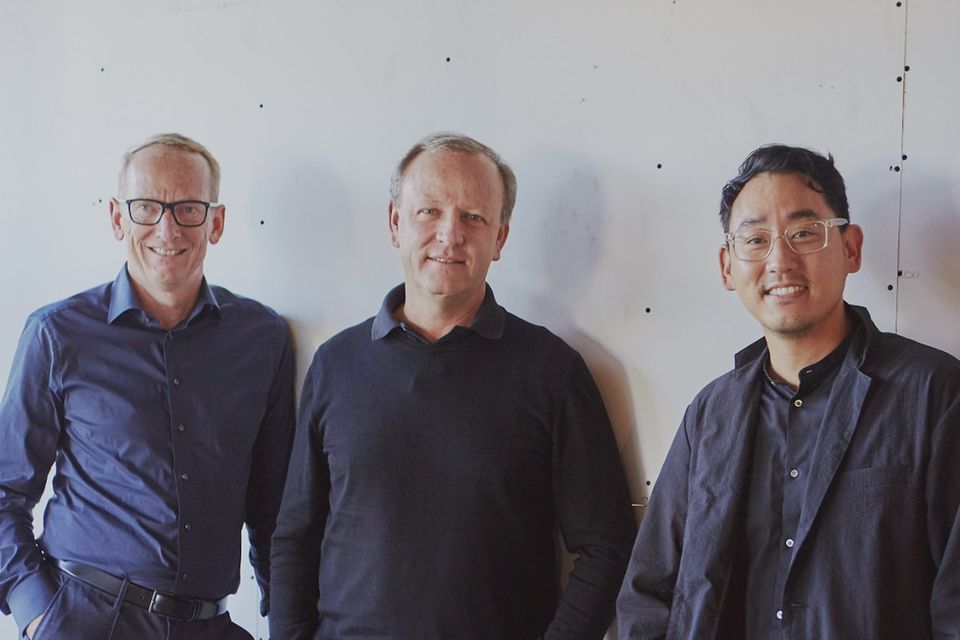 Drei von vier Evelozcity-Chefs: Karl-Thomas Neumann, Stefan Krause und Richard Kim (v. l.).