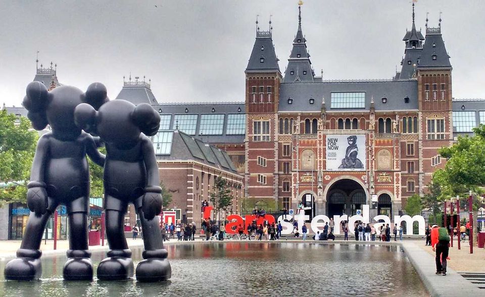 Amsterdam verfügt laut der Studie über eine der am schnellsten wachsenden Technologieszenen Europas. Gemessen an der Bevölkerungszahl liege die niederländische Metropole bei den Tech-Start-ups sogar vorn. Aber auch global etablierte Firmen wählen Amsterdam gern als dynamischen Standort in Europa.