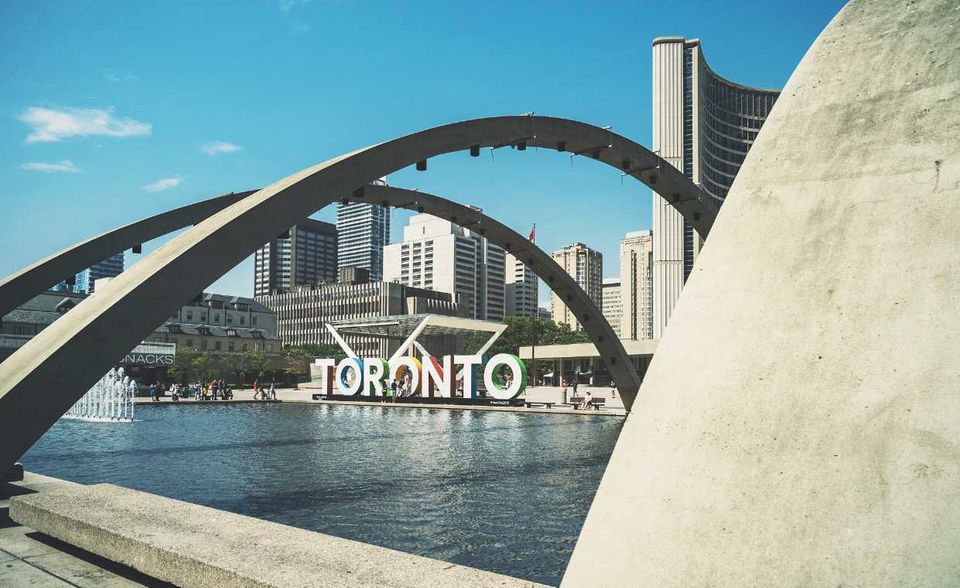 Die Innovationskraft Torontos zeigt sich nach Ansicht von JLL bereits bei einem Spaziergang durch die Stadt. Moderne Quartiere denken die Verbindung aus digitaler Vernetzung und Stadtplanung neu. Toronto gehört laut dem Immobilien-Dienstleister weltweit zu den führenden Standorten, wenn es um die Kommerzialisierung neuer Technologien geht.