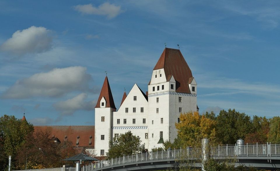 In Bayern scheint der Schuldenabbau zu funktionieren: Auf dem neunten Platz landet Ingolstadt in Oberbayern. Die Stadt an der Donau hat rund 138.000 Einwohner und konnte ihren Schuldenberg seit 2012 mehr als halbieren: von 4.298 Euro auf 1.892 Euro pro Kopf.
