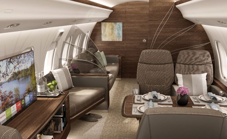 Wohnzimmer an Bord Wellness hält auch über den Wolken Einzug. Gäste sollen sich rundum wohl fühlen, das Fliegen soll gemütlicher werden. Der Anbieter Aero-Dienst stellte dieses „Wohnzimmer-Kabinenkonzept” vor. Vom Cordbezug der Sitze bis zum flauschigen Teppichboden, der zum Ablegen der Schuhe einlädt, soll alles in dieser Kabine dem Wohlbehagen dienen. Die Crystal Cabin Awards wurden vom Luftfahrtcluster Hamburg Aviation ins Leben gerufen. Eine Jury aus Wissenschaftlern, Ingenieuren sowie Vertretern von Flugzeugherstellern und Fluggesellschaften entscheidet über die Preisträger.