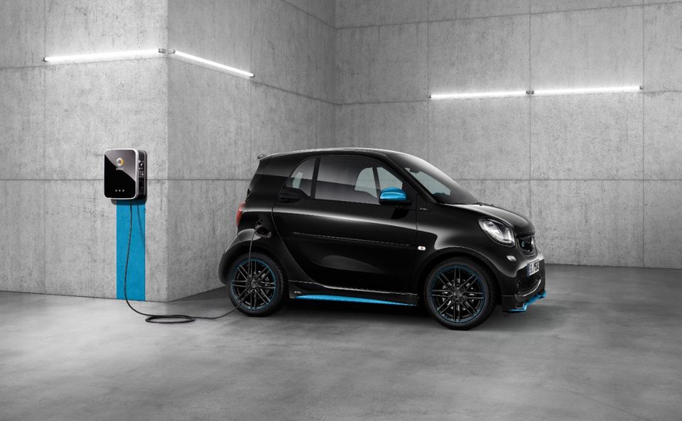 Die Schweden glänzen auch beim Autokauf mit ausgeprägtem Umweltbewusstsein. Das Land kam 2017 bei gerade mal rund zehn Millionen Einwohnern auf 19.700 verkaufte Elektroautos.