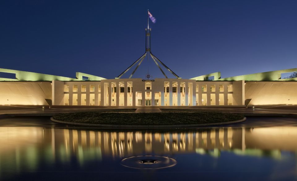 Australien konnte in zwei Kategorien Spitzennoten einfahren. Bei den bürgerlichen Freiheiten sowie bei Wahlen und Pluralismus schaffte das Land die perfekte Zehn. Verbesserungsbedarf sehen die Economist-Analysten hingegen vor allem erneut bei der politischen Teilhabe. Insgesamt kam Australien auf eine Note von 9,09.