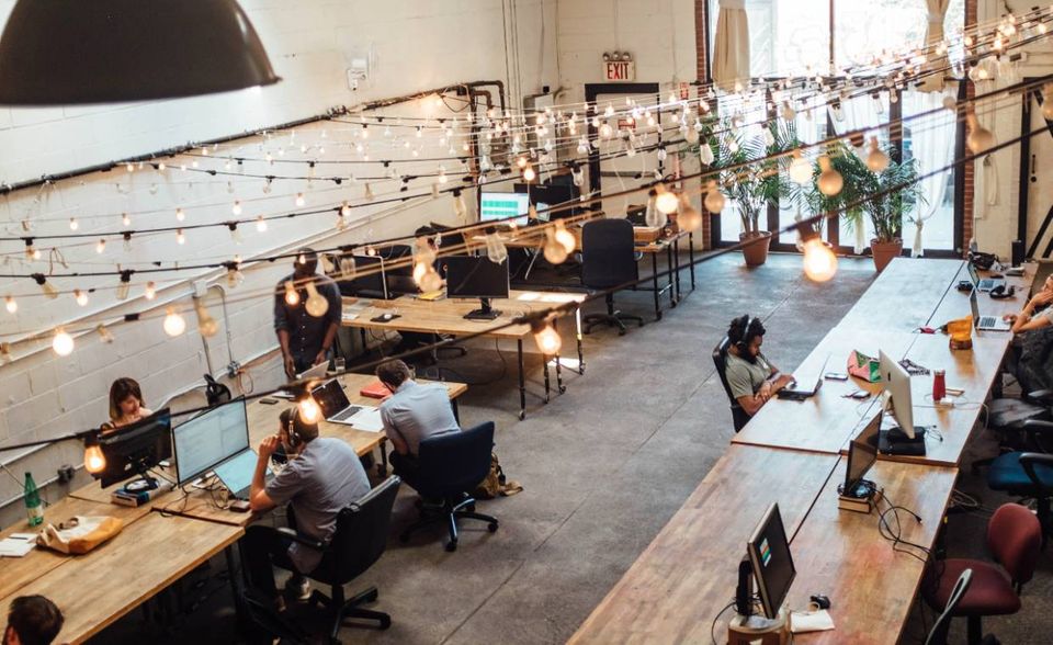 Flexibilität und Offenheit sind Kernbotschaften von New Work - das zeigt sich auch im Office-Design.