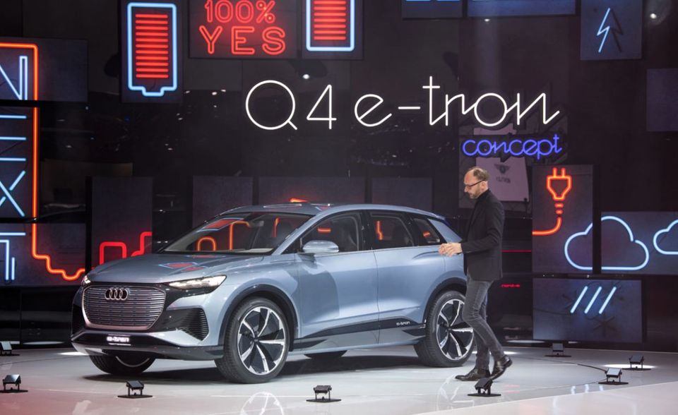 Mit dem Q4 zeigt die VW-Tochter in Genf ein weiteres Modell seiner E-Tron-Reihe: Der Kompakt-SUV soll Ende 2020 in Serie gehen.