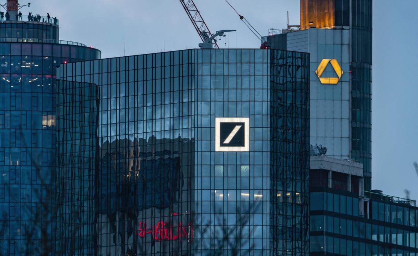 Deutsche Bank und Commerzbank haben angekündigt, über eine Fusion zu sprechen