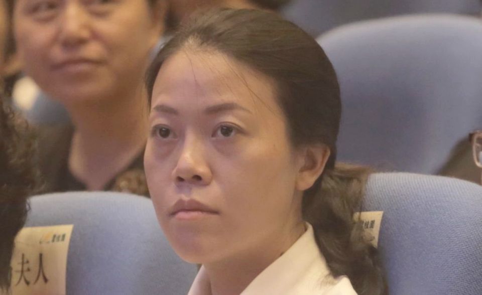 Yang Huiyan bleibt die reichste Frau Chinas. 2007 übertrug ihr Vater Yeung Kwok Keung ihr 57 Prozent an dem Immobilienunternehmen Country Garden Holdings. Noch vor zwei Jahren rangierte Yang in der weltweiten „Forbes“-Liste auf Platz 140. Mittlerweile ist sie mit einem Vermögen von 22,1 Milliarden Dollar auf Rang 42 vorgerückt.