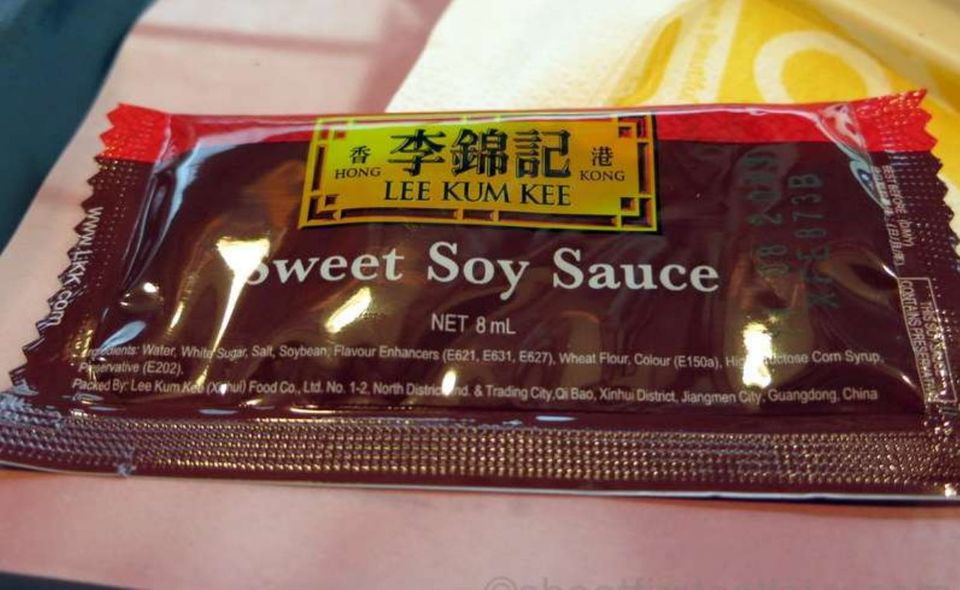 1888 erfand der Großvater von Lee Man Tat die Austernsauce. Die in Asien beliebte Würzsauce aus fermentierten Austern wurde zur Grundlage eines Familienimperiums. Lee Man Tat ist Vorsitzender der LKK Gruppe, Mutterfirma von Lee Kum Kee, des weltgrößten Herstellers von Austernsauce. „Forbes“ schätzt das Vermögen des Unternehmers aus Hongkong auf 17,1 Milliarden Dollar. In der weltweiten Liste reicht das für Platz 63.