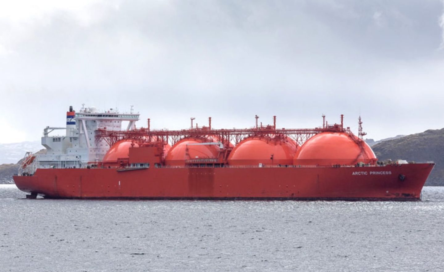 Per Tanker lässt sich verflüssigtes Gas auch aus Ländern wie den USA oder Katar nach Deutschland liefern. Bislang hat Deutschland aber keinen eigenen LNG-Hafen