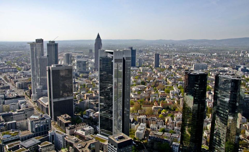 Frankfurt am Main beweist, dass es mehr als Hochhäuser aus Stahl und Glas zu bieten hat. Das deutsche Finanzzentrum erreichte einen Green View Index von 21,5 Prozent. Zum Vergleich: Paris kommt trotz seiner kaiserlichen Prachtgärten gerade einmal auf 8,8 Prozent. Weit abgeschlagen liegt auch London mit 12,7 Prozent.