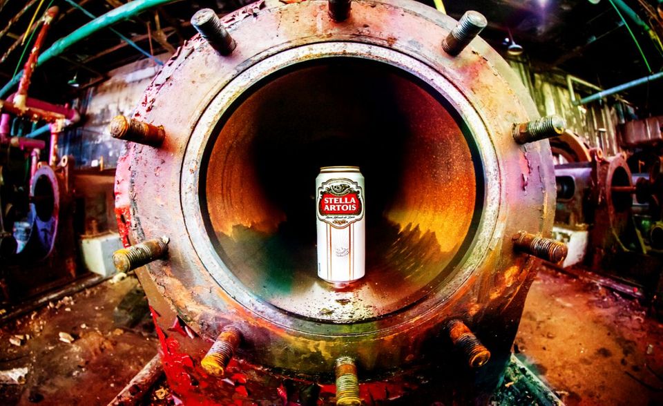 #4 Stella Artois Stella Artois lässt sich nicht lumpen. Die Biermarke kaufte beim Super Bowl 2019 wertvolle Werbezeit und ließ unter anderem Schauspieler Jeff Bridges in seiner Paraderolle aus „The Big Lebowski“ ein kühles Stella trinken. Nebenbei wurde dem US-Publikum erklärt, wie der Name des belgischen Biers korrekt ausgesprochen wird. Stella Artois wird seit 1999 auch in den Vereinigten Staaten vertrieben. In Deutschland ist die Marke (Wert: 10,93 Milliarden Dollar) hingegen offiziell nicht erhältlich. Sie gehört zu Anheuser-Busch InBev.
