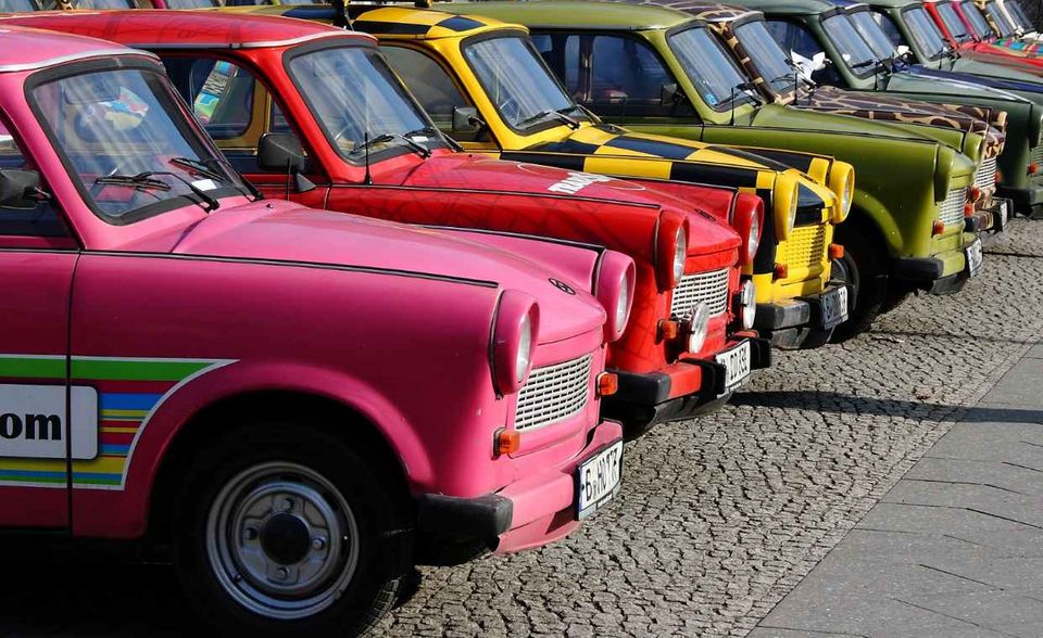 Berlin bleibt die deutsche Hochburg für Autodiebe. Deren Opfer wird es kaum kümmern, dass die Kriminalitätsstatistik 2017 etwas besser ausfiel. Die Quote verringerte sich auf 3,6 Diebstähle pro 1000 Pkw. Die Schadensumme nahm hingegen auf 18.083 Euro zu.