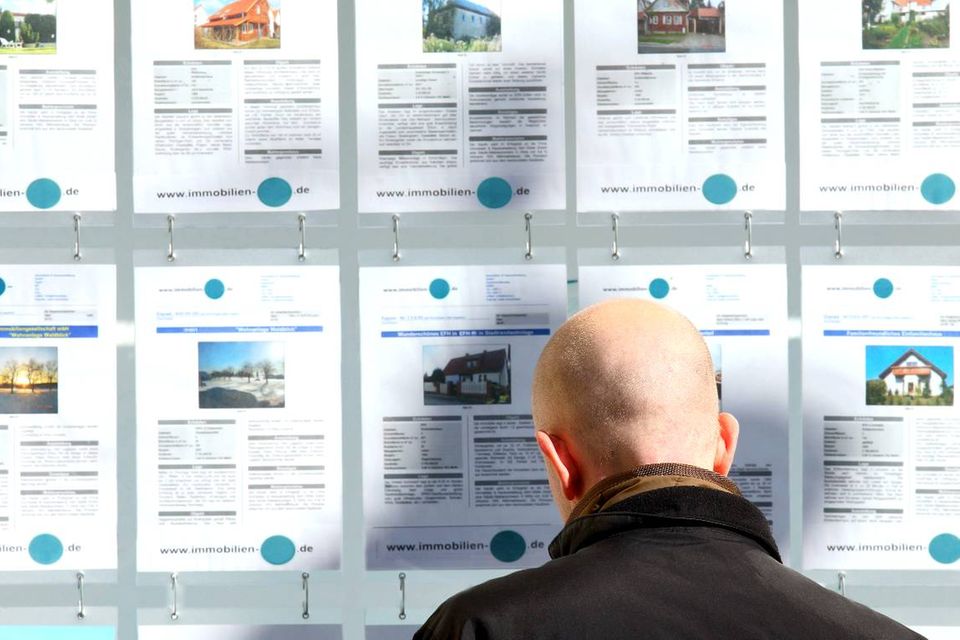 Gute Nachricht für Eigenheimkäufer: Die Bauzinsen sollen auch in den nächsten Monaten niedrig bleiben