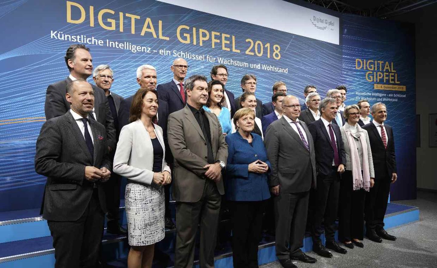 Trotz zahlreicher Gipfel und Regierungskommissionen hinken Staat und Verwaltung in Deutschland bei der Digitalisierung noch hinterher. Doch der politische Druck nimmt zu