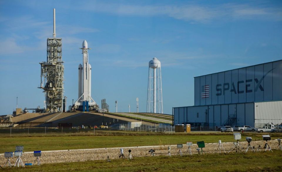 #8 Space X 2002 gründete Elon Musk das Raumfahrtunternehmen Space X. 2013 wurde Space X zum Unicorn, aktuell wird der Marktwert auf rund 18,5 Mrd. Dollar geschätzt.