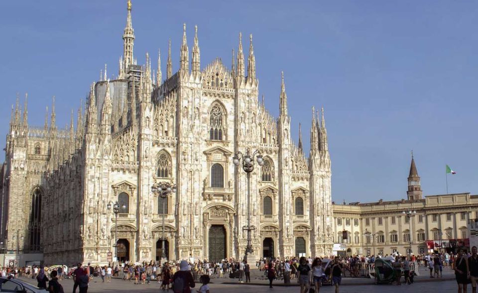 Italien liegt auf Platz fünf der wichtigsten Handelspartner Deutschlands 2018. Der Warenumsatz belief sich auf 130 Mrd. Euro. Italien importierte deutschen Waren im Wert von rund 70 Mrd. Euro. Damit lag es auf dem sechsten Rang der wichtigsten Exportländer. Im Import-Ranking schaffte es Italien mit 60 Mrd. Euro auf Platz fünf.