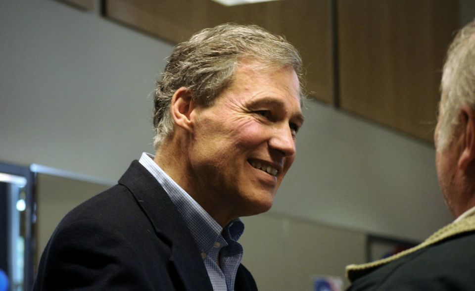 Inslee ist seit 2013 Gouverneur des US-Bundesstaates Washington, zuvor war er Mitglied des Kongresses. Das zentrale Thema des 68-Jährigenist der Klimawandel, er spricht sich seit Jahren für strengere Umweltgesetze aus.