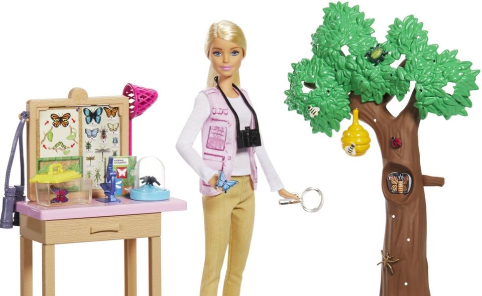 Barbie ist eine der erfolgreichsten Botschafterinnen der USA überhaupt. Dabei stammte das Vorbild für die Puppe aus Deutschland. Die Erfinder ließen sich von einer Puppe inspirieren, die wiederum auf einem Comic für die „Bild“-Zeitung basierte. Mattel ist übrigens eine Wortschöpfung aus den Namen der zwei Gründer: Harold „Matt“ Matson und Elliot Handler. Der Konzern setzte laut „boerse.ARD.de“ im vergangenen Jahr 4,5 Milliarden Dollar um. Damit verpasste Mattel ganz knapp den zweiten Platz der Rangliste.