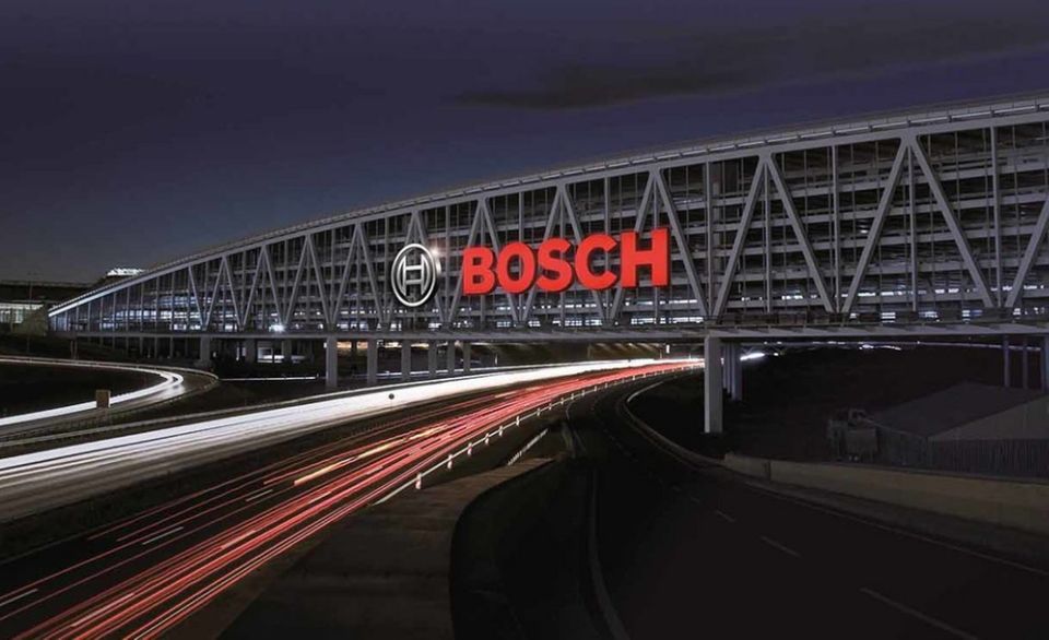 Einen Platz auf dem Treppchen der größten Maschinenbauer Deutschlands erwirtschaftete sich die Robert Bosch GmbH. Allerdings ging es für den Maschinenbau-Bereich einen Rang nach unten. Der Umsatz betrug den Angaben zufolge 6,7 Milliarden Euro.