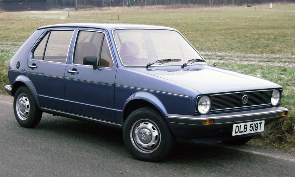 Der VW Golf gewinnt als Oldtimer zunehmend an Bedeutung. Die Zahl der Exemplare mit H-Kennzeichen erhöhte sich binnen eines Jahres stark von 5984 auf 7938. Die Gesamtzahl historischer Golfs liegt aber sehr viel höher. Laut VDA haben nur rund 30 Prozent aller gemeldeten Golfs, die älter als 30 Jahre sind, das Oldtimerkennzeichen.