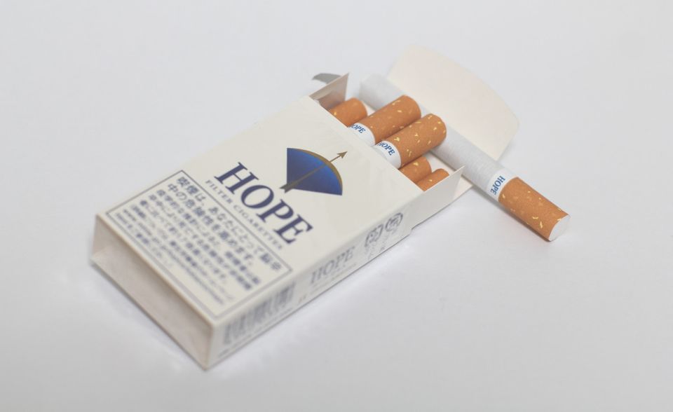 Japan ist ein Land der Raucher. In Restaurants wird weiterhin gequalmt. Dennoch hat Japan Tobacco knapp einen Platz auf dem Treppchen verpasst. Dafür ist das 1985 gegründete Unternehmen laut „Forbes“ der größte Tabakkonzern Asiens (Platz 257 der „Global 2000“-Liste). Der Umsatz lag den Angaben zufolge im Sommer 2018 bei 19,4 Mrd. Dollar, der Marktwert betrug 55 Mrd. Dollar.