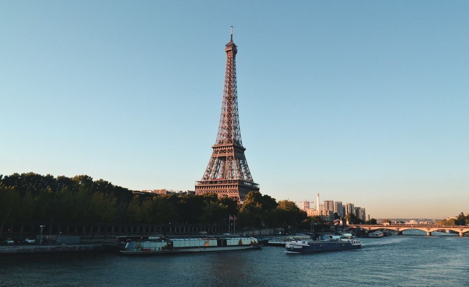 Obwohl Frankreich in den letzten Jahren mehrfach Ziel terroristischer Anschläge wurde, zählt auch 2019 ein Urlaub bei unseren französischen Nachbarn weiterhin zu den Favoriten der Deutschen. Getummelt wird sich immer noch gerne im Süden des Landes, aber auch der Surf-Tourismus an der Atlantikküste hat zugenommen. In diesem Sinne, bonne voyage!