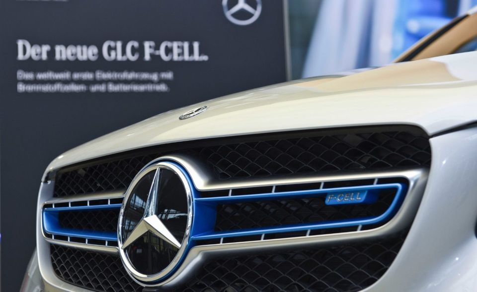 Das letzte deutsche Unternehmen unter den Top 50 ist die Daimler AG auf Platz 47. Innerhalb von drei Jahren rutschte das Unternehmen von Platz zehn auf Rang 47 ab. Die Zukunft wird zeigen, ob Daimler die Herausforderungen der Mobilität meistert.