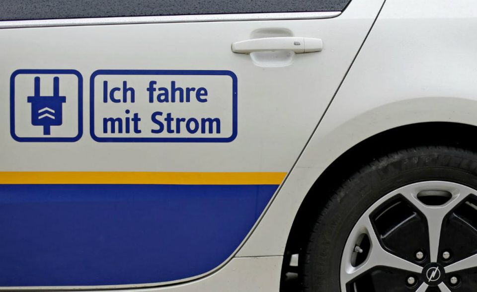 "Ich fahre mit Strom" - stellt sich nur die Frage mit welchem? Nur mit Strom aus "sauberen" Enegiequellen haben E-Autos eine gute Ökobilanz