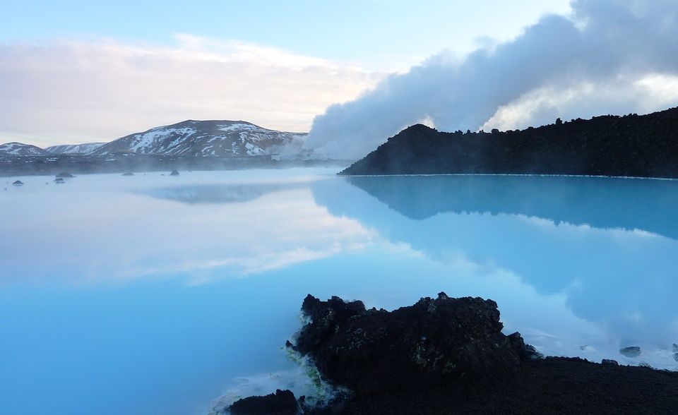 Island ist dünn besiedelt und die meisten Menschen leben in der Hauptstadt Reykjavik. Island gehört zu den reichsten und am höchsten entwickelten Ländern der Welt. Die hervorragenden Trinkwasserqualität und das vorbildliche Gesundheitssystem des Landes ermöglichen eine Bewertung von 91,4 Punkten.