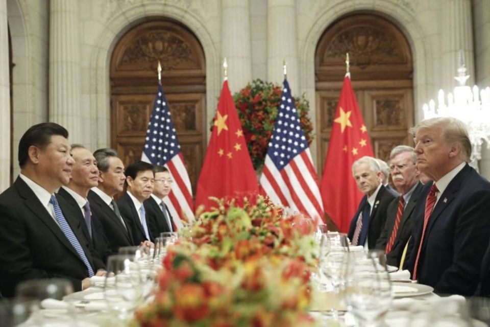 Wie weit lassen sie den Handelskonflikt eskalieren? Die Präsidenten von China, Xi Jinping, und der USA, Donald Trump, hier bei einem Abendessen des G20-Gipfels im vergangenen Jahr. Der nächste Gipfel in Japan soll ein neues Treffen bringen
