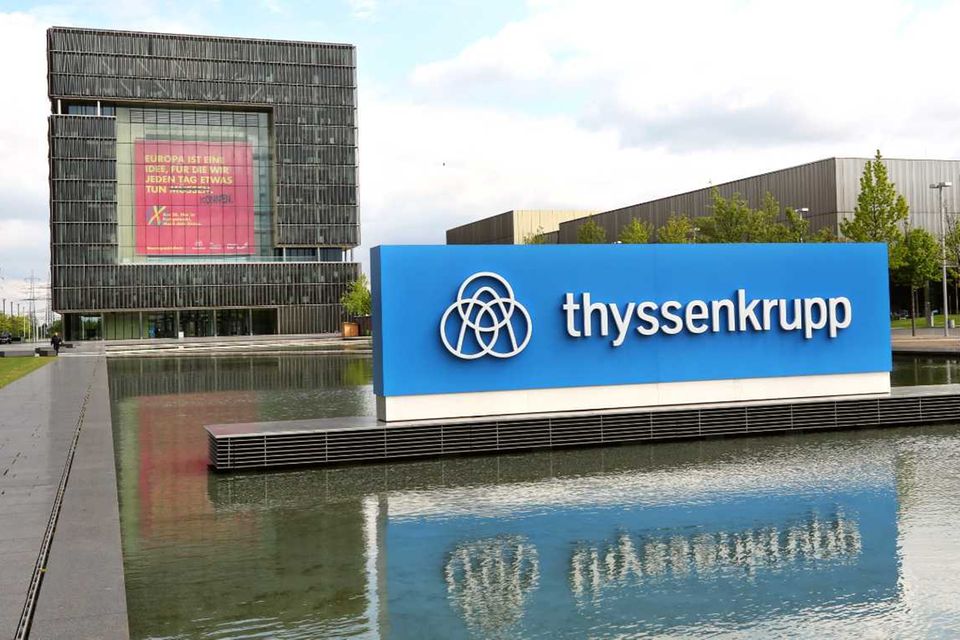 Thyssenkrupp-Zentrale in Essen: Konzernchef Guido Kerkhoff hat die geplante Aufspaltung des Industrieriesen abgeblasen – und setzt nun auf eine dezentralere Holdingstruktur