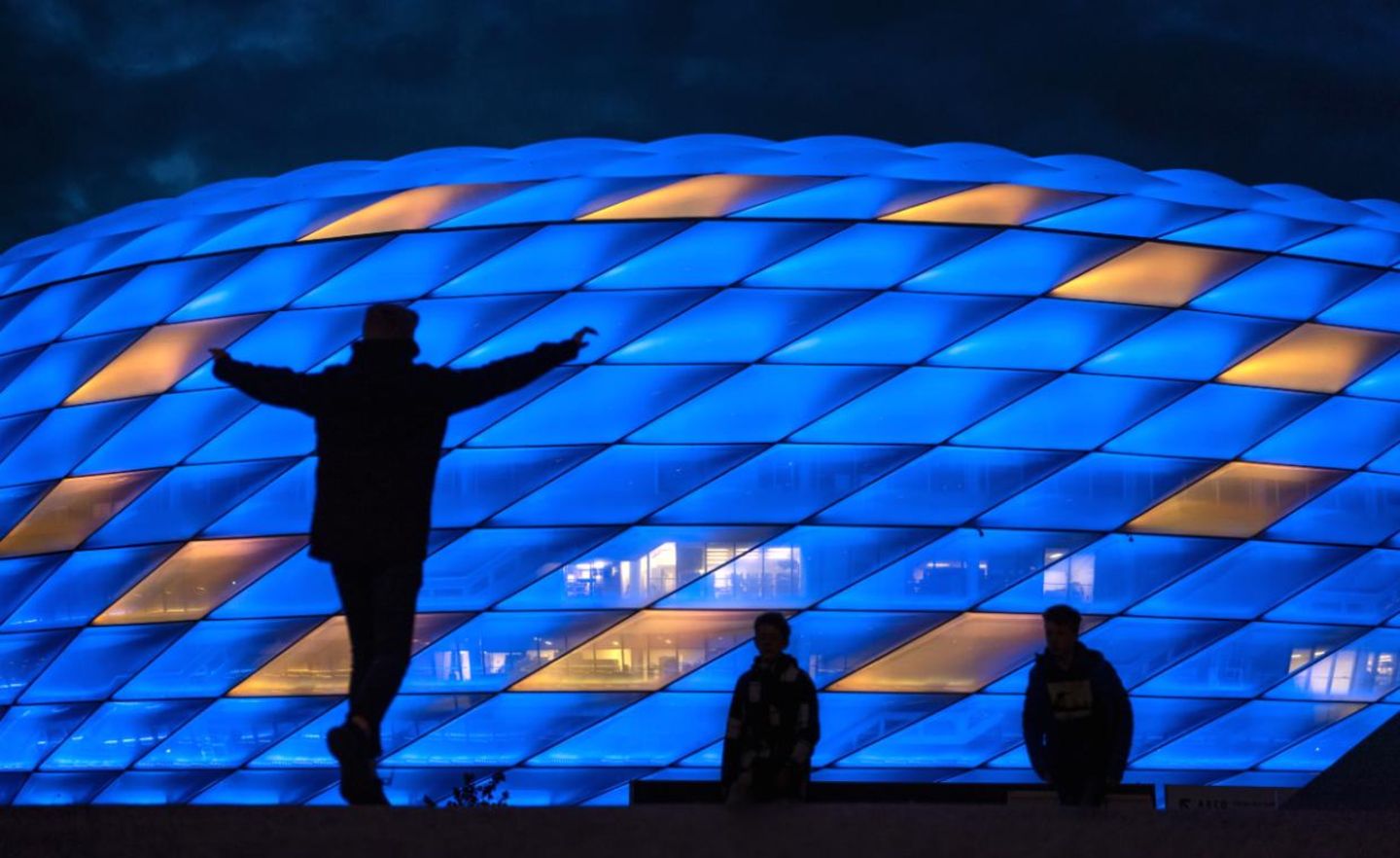 Anlässlich des Europatages am 9. Mai leuchtet die Allianz Arena in den Farben der Flagge der Europäischen Union