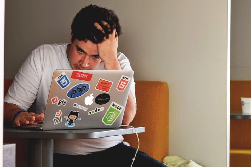 Stress ist im Job häufig ein Tabuthema.