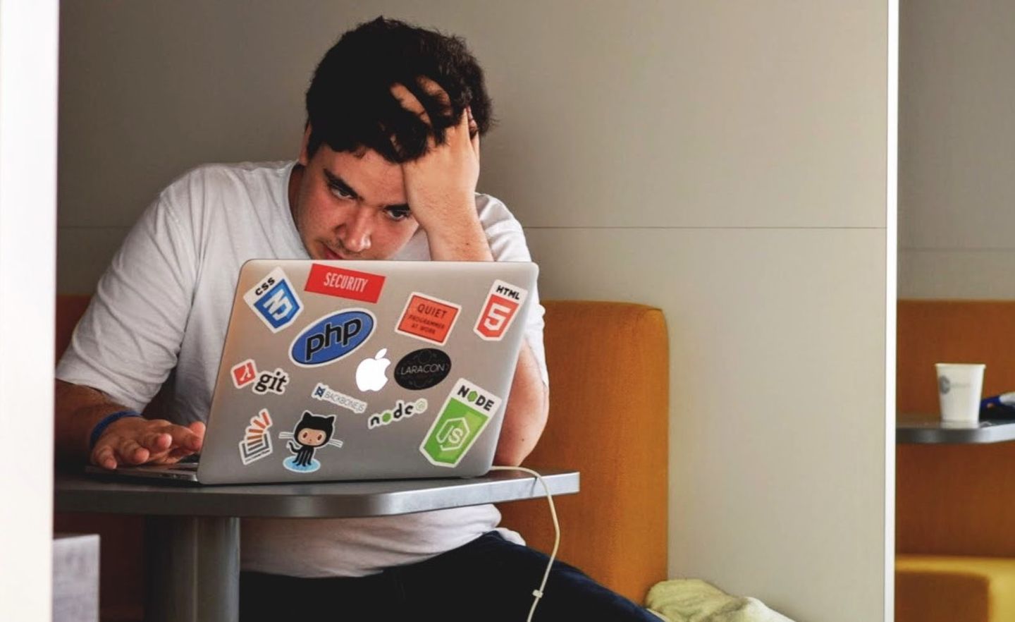 Stress ist im Job häufig ein Tabuthema.